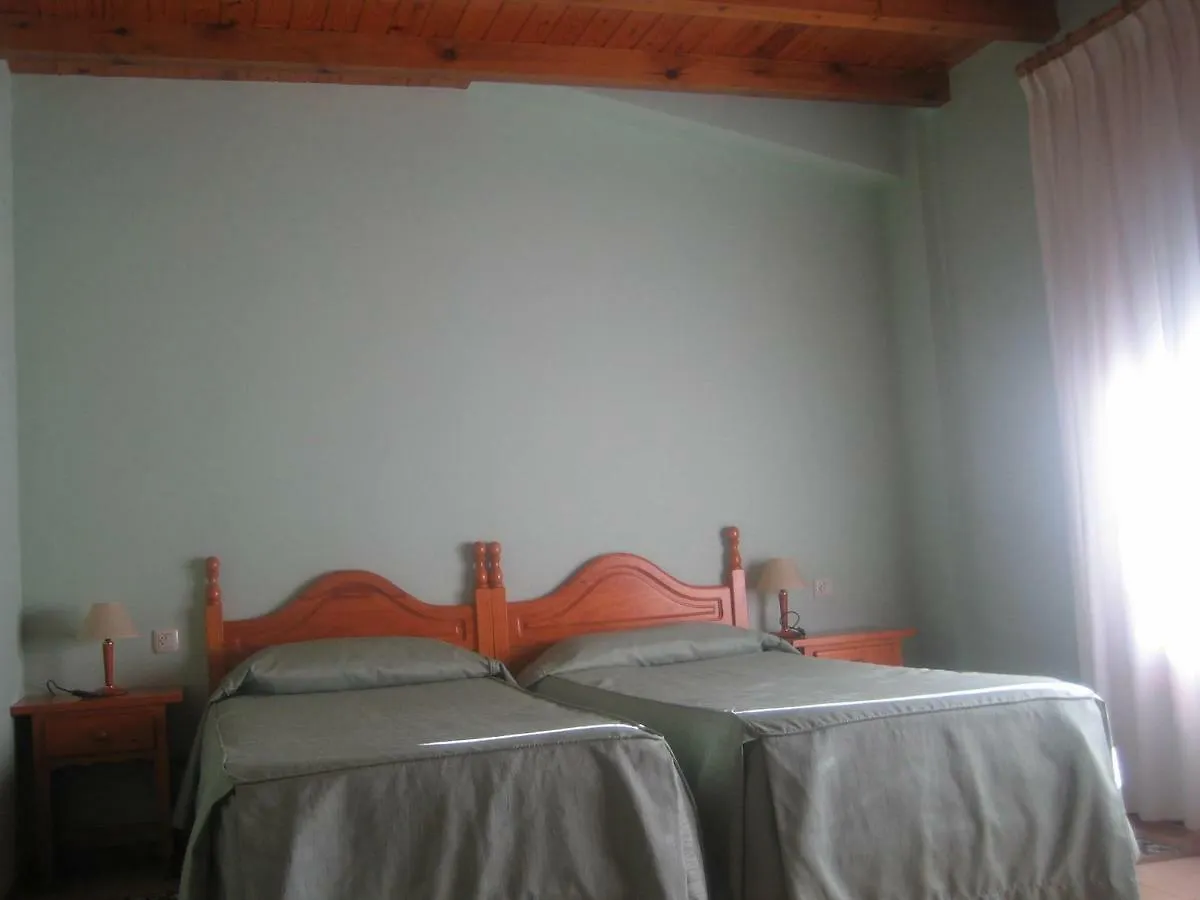 Hostal Cal Font Pla de Sant Tirs 0*,  España